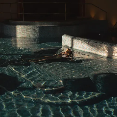 Boite 4* بوركا دي كادوري