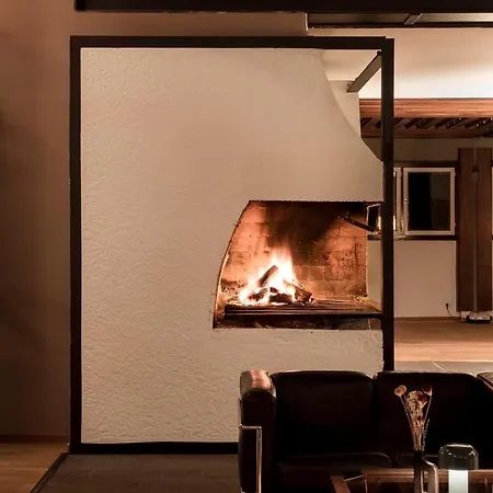 Boite 博尔查迪卡多尔